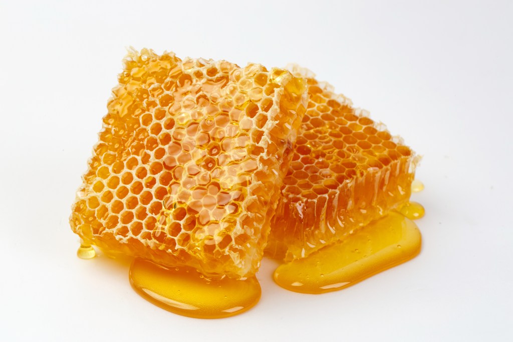 advantages of honey in wound dressing